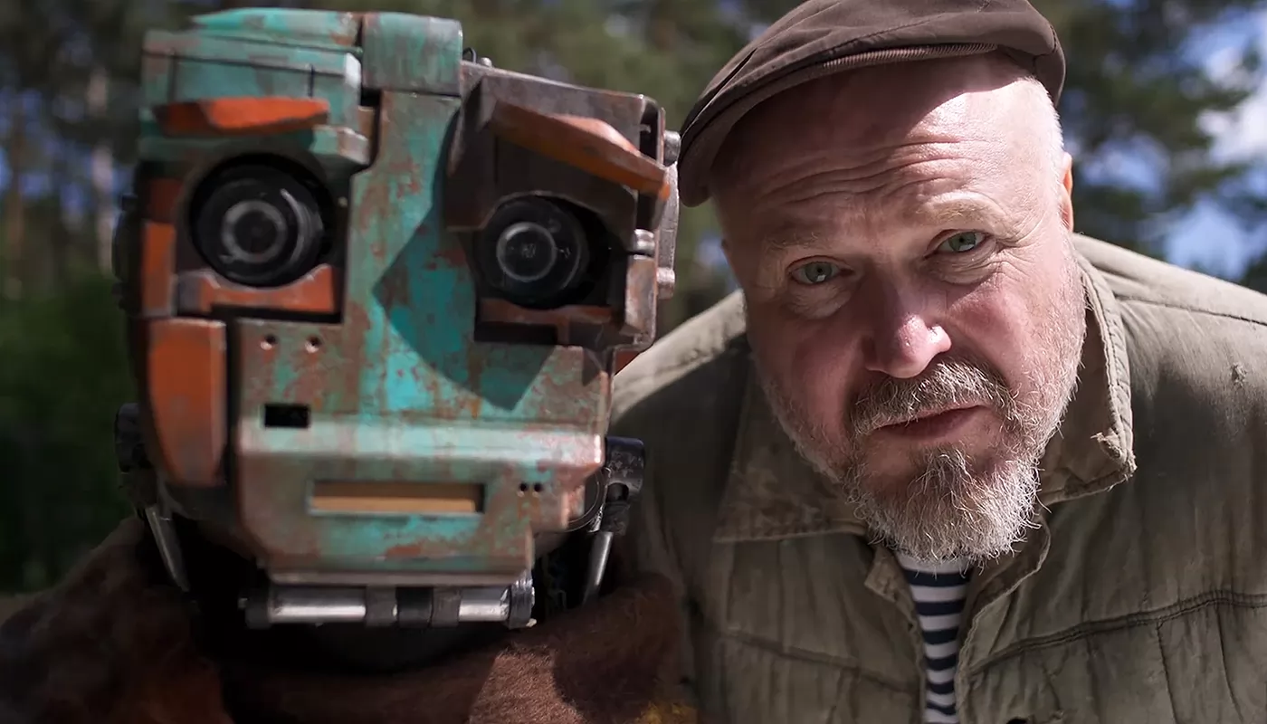 Кулибин и Робогозин покоряют Галактику в трейлере сериала "Кибердеревня" Кулибин и Робогозин покоряют Галактику в трейлере сериала "Кибердеревня"