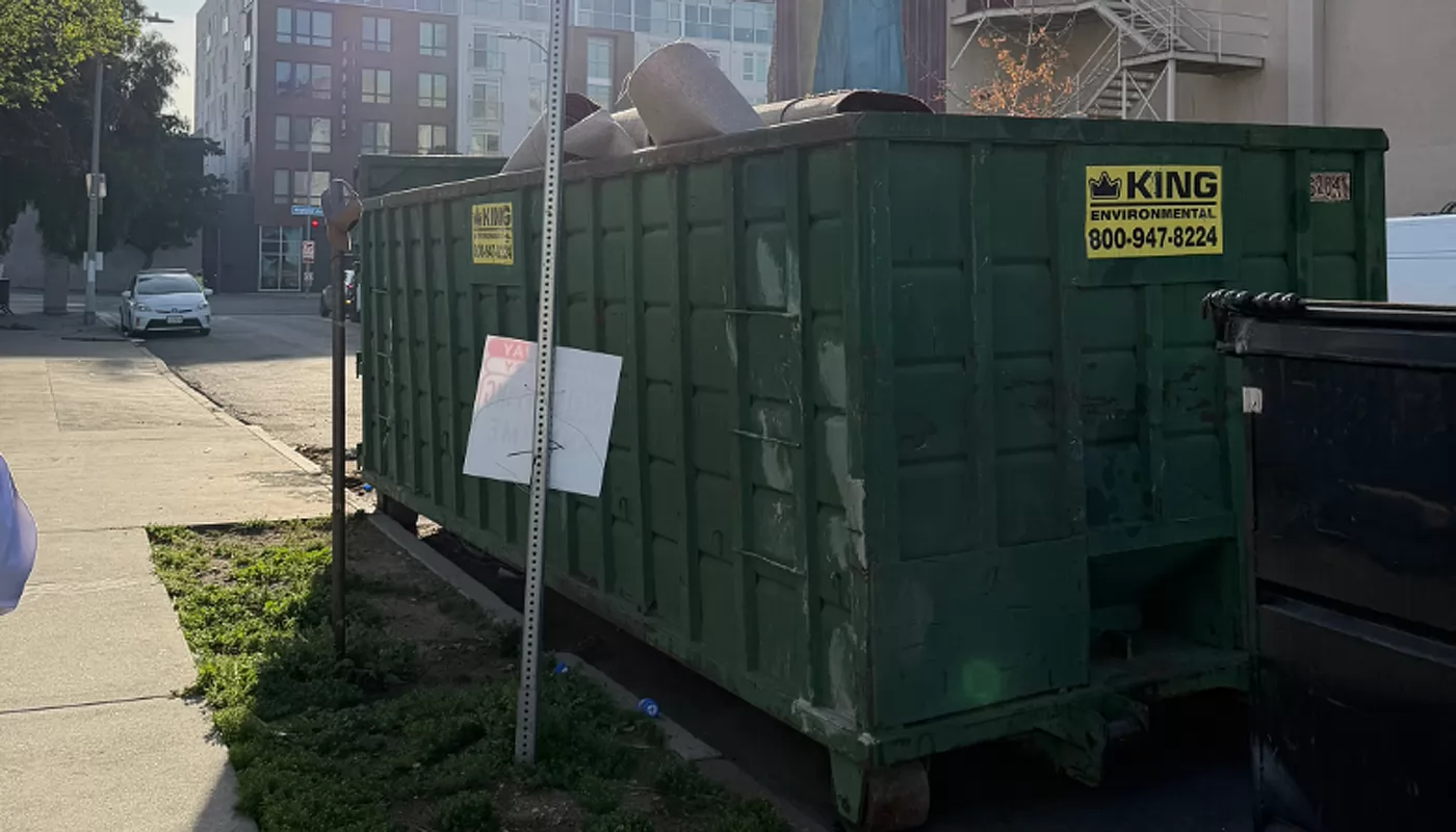 Красную дорожку "Оскара 2026" выкинули в помойку